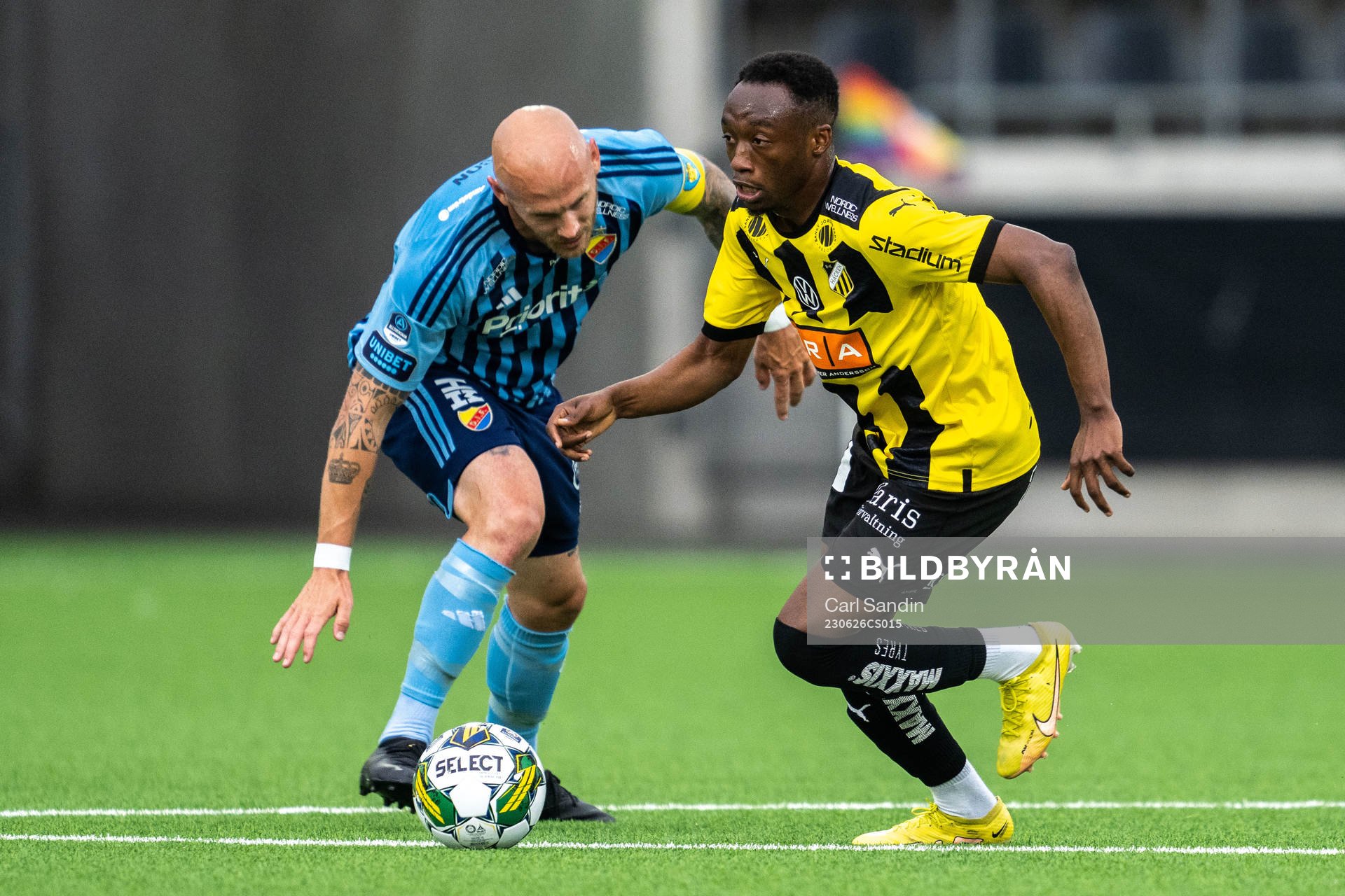 Djurgårdens Magnus Eriksson och Häckens Benie Adama Traore