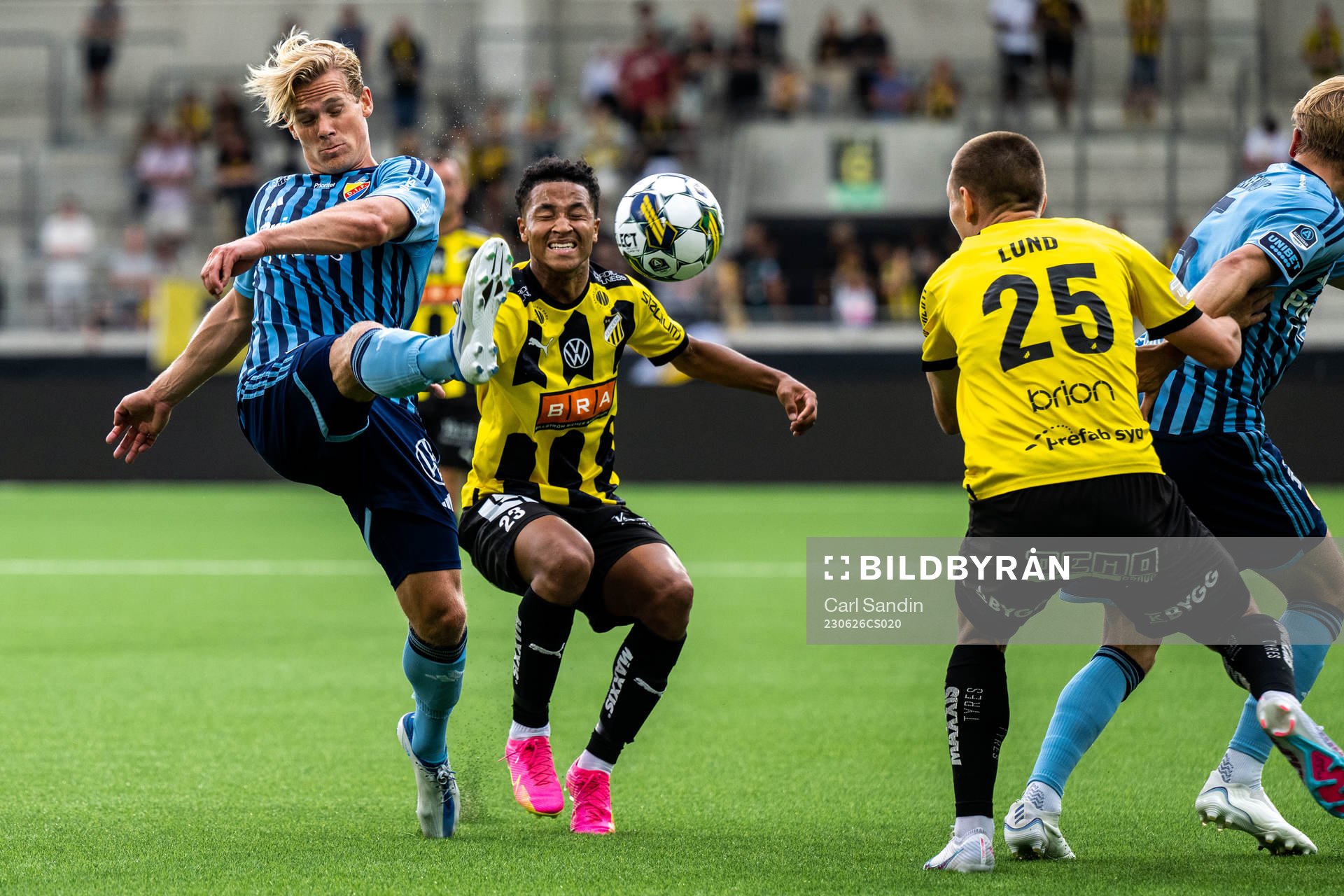 Djurgårdens Hampus Finndell och Häckens Momodou Lamin