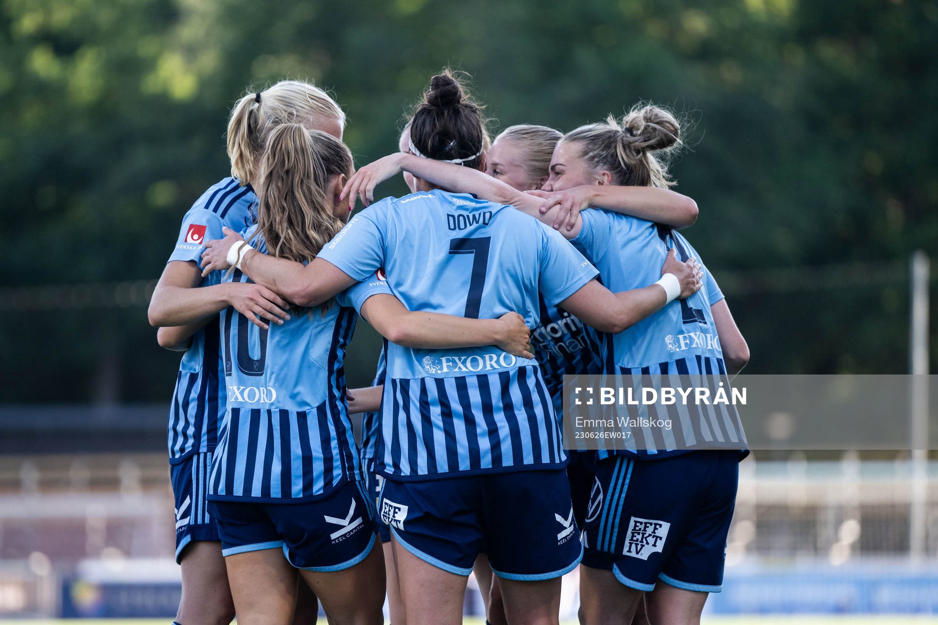 Djurgårdens Tilde Lindwall jublar med lagkamrater
