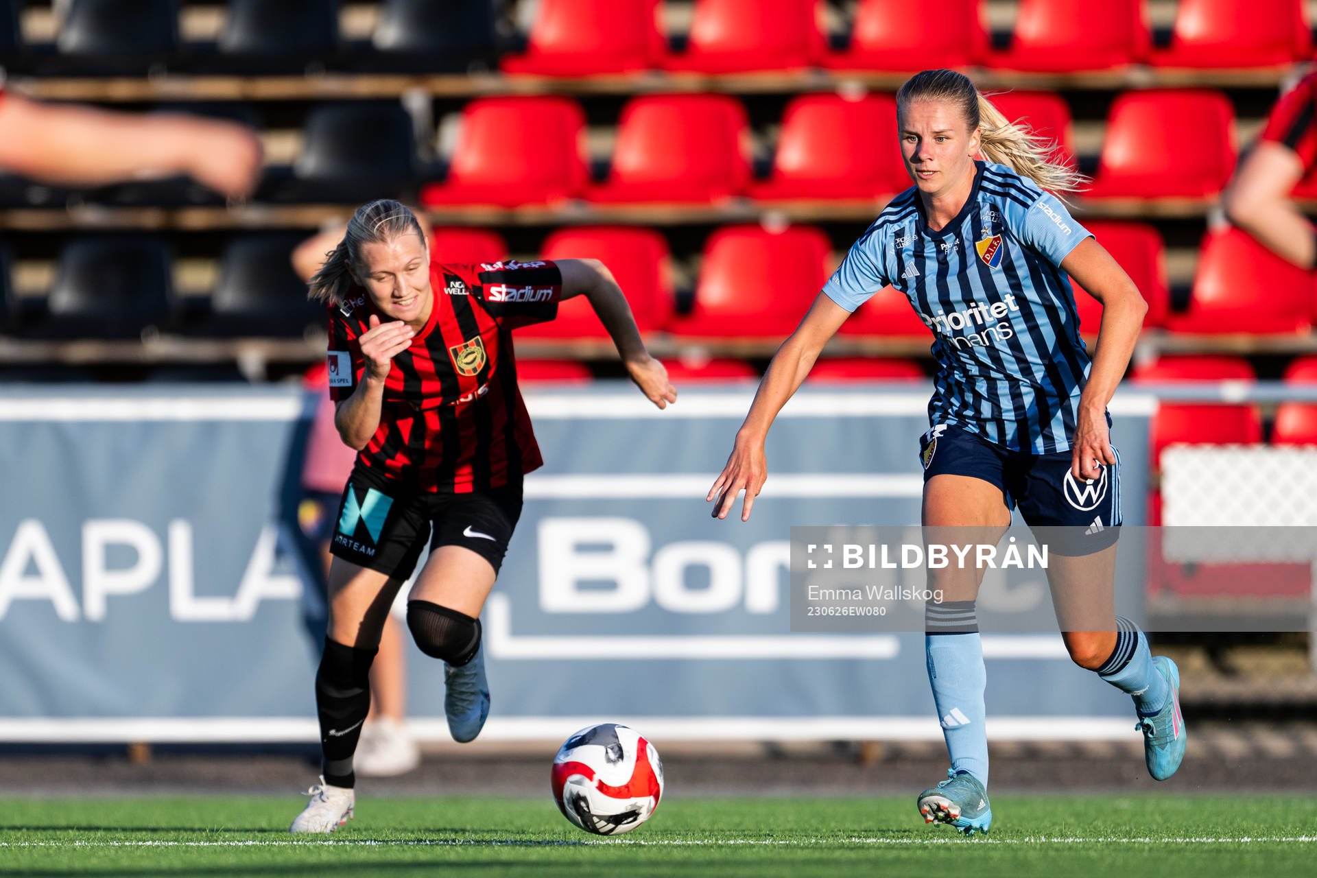 Brommapojkarnas Sara Olai och Djurgårdens Nellie Lilja