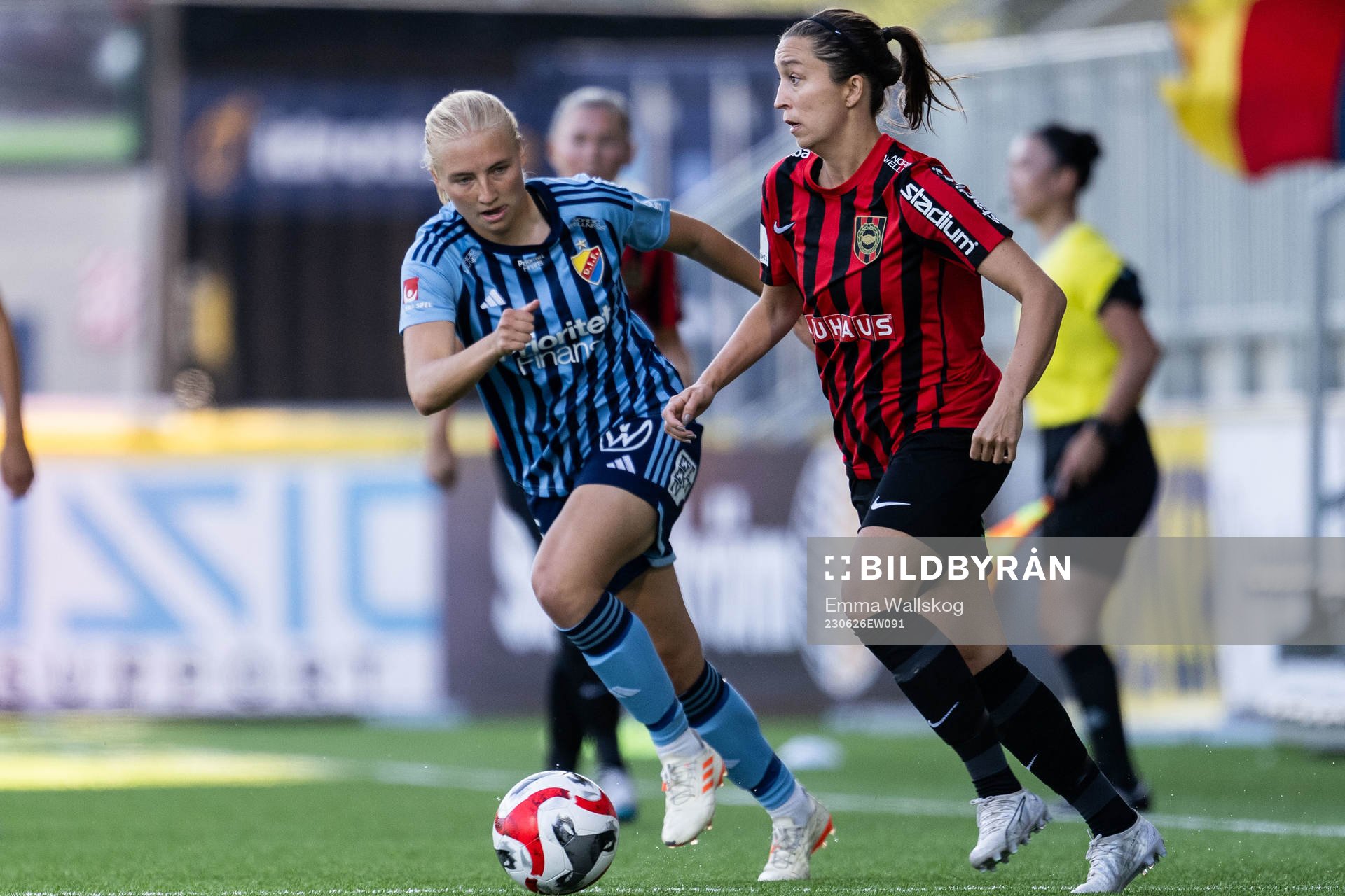 Djurgårdens Stinalisa Johansson och Brommapojkarnas Fanny