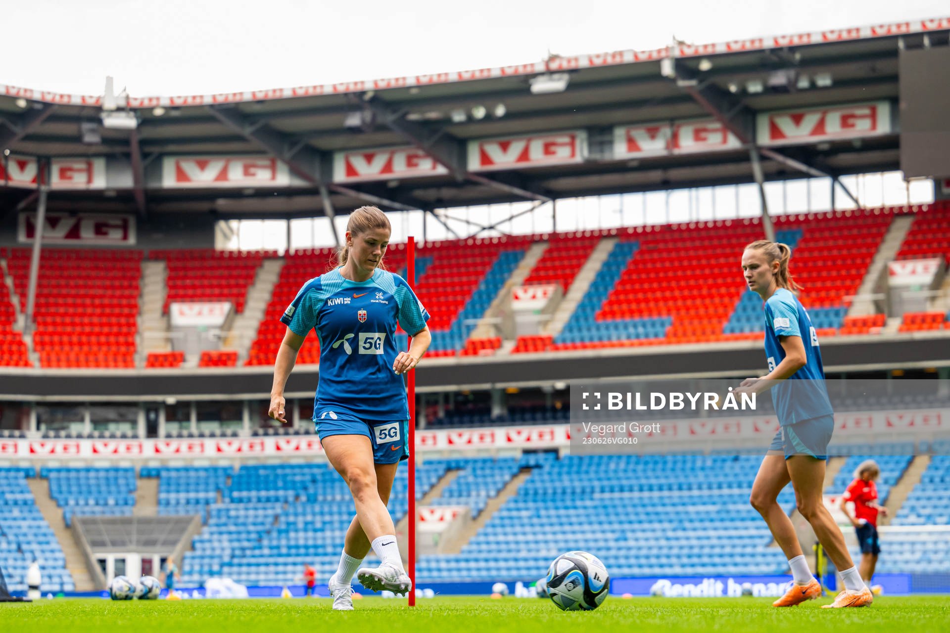 Maren Mjelde and Caroline Graham Hansen of the Norwegian
