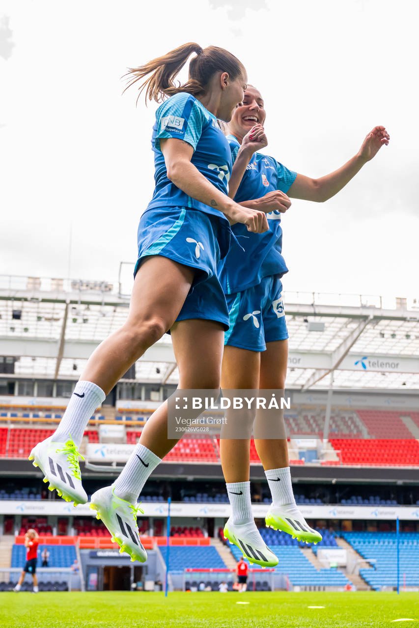 Guro Reiten and Vilde Bøe Risa of the Norwegian women's