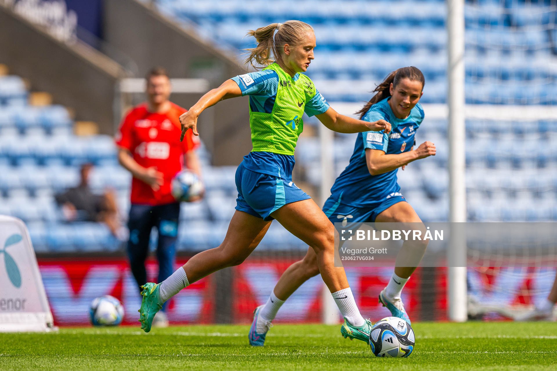 Amalie Eikeland and Tuva Hansen of the Norwegian women's
