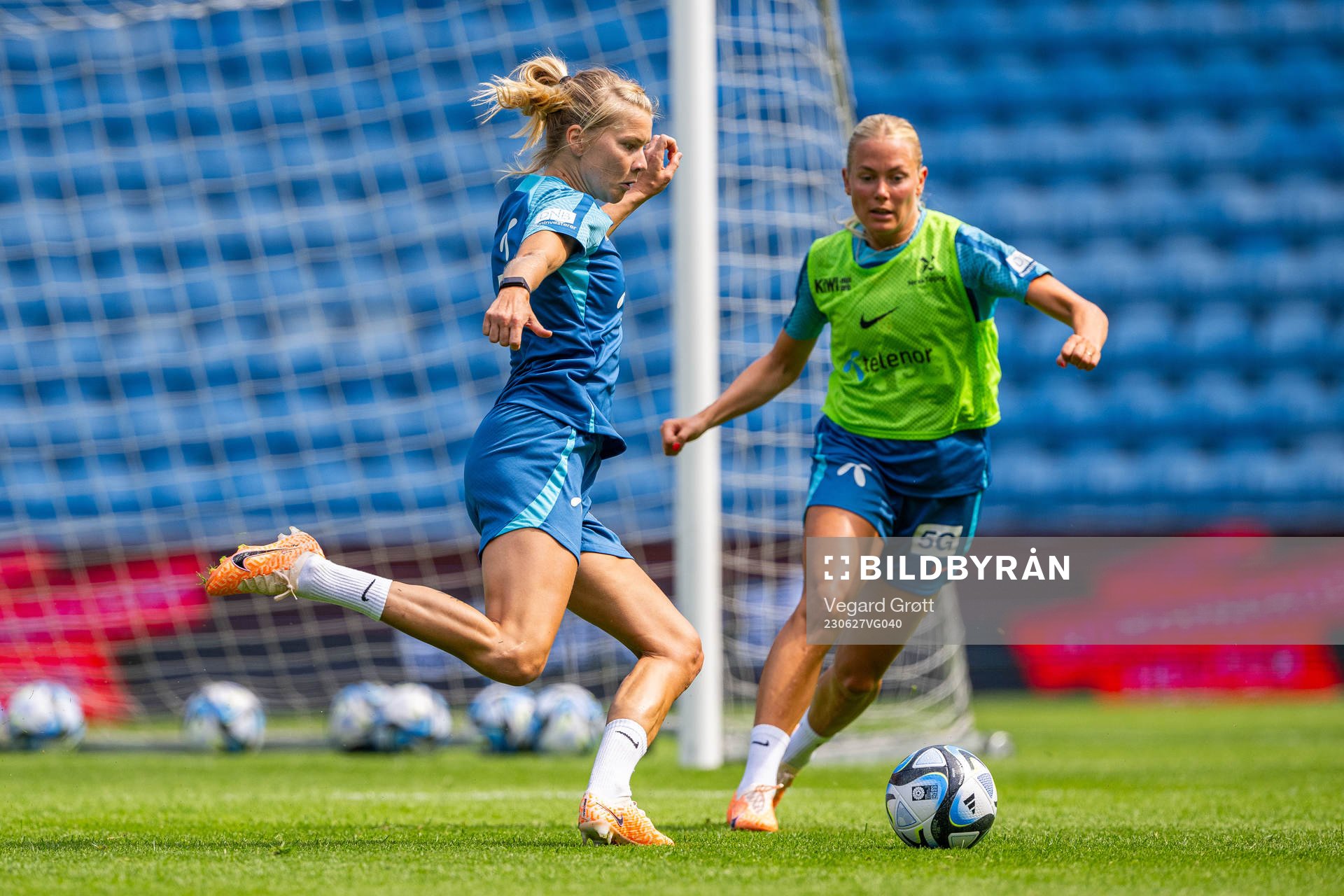 Ada Hegerberg and Guro Bergsvand of the Norwegian women's
