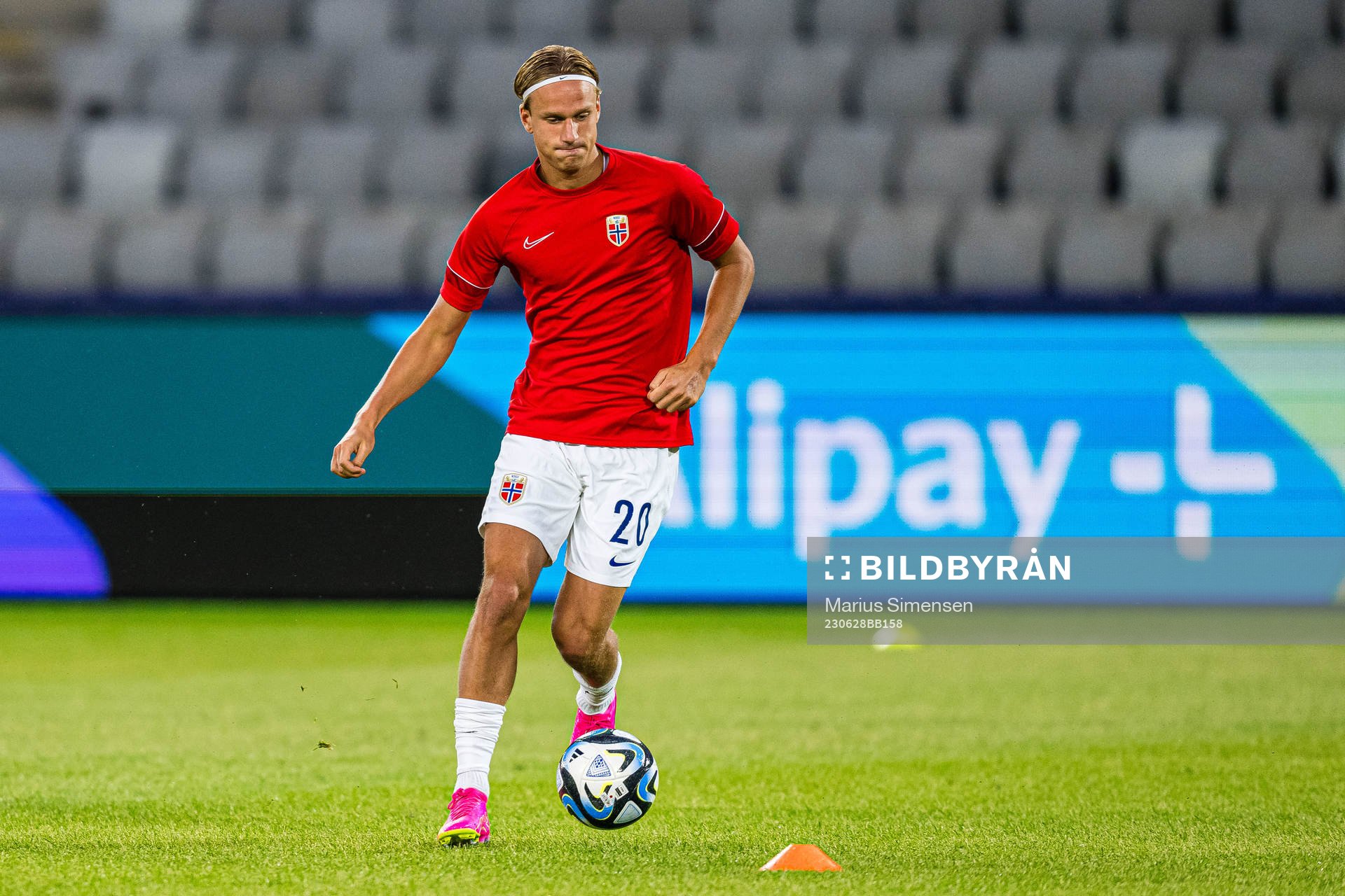 Erik Botheim of Norway warms up