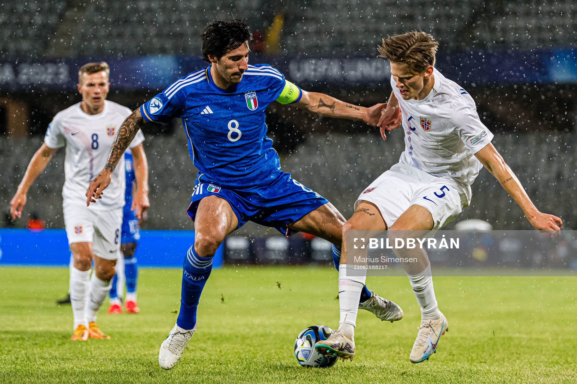 Sandro Tonali of Italy and David Møller Wolfe of Norway during the UEFA European Under-21 Championship group stage football match between Italy and Norway on June 28, 2023 in Cluj-Napoca.
