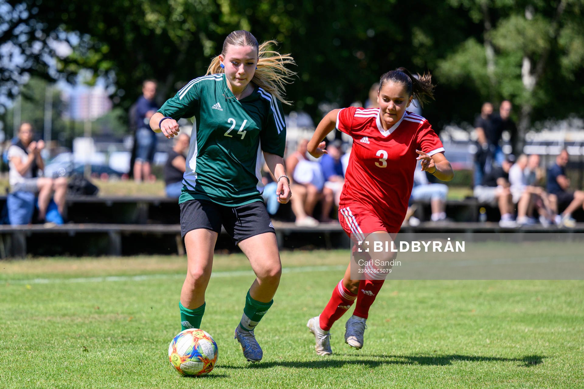 Leah Tibäck och Anya Brinkeby