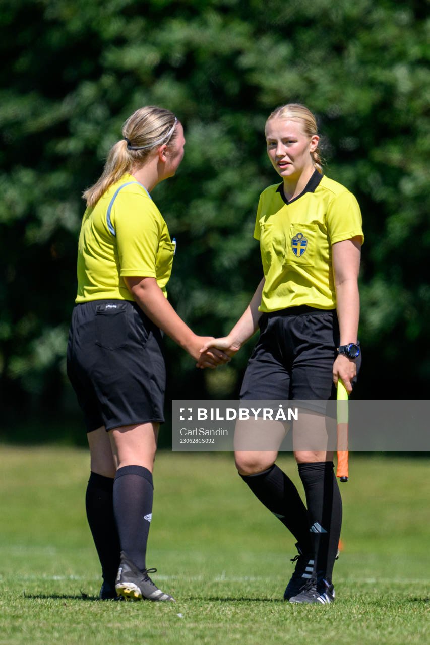 Domare Mollie Hubertsson och Sofia Steffner