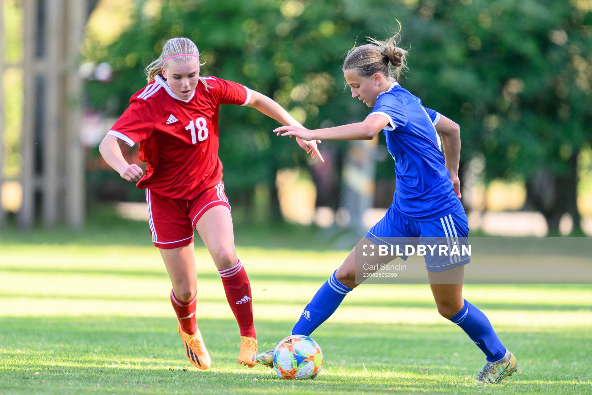 Sofia Östregård och Angelina Klingberg