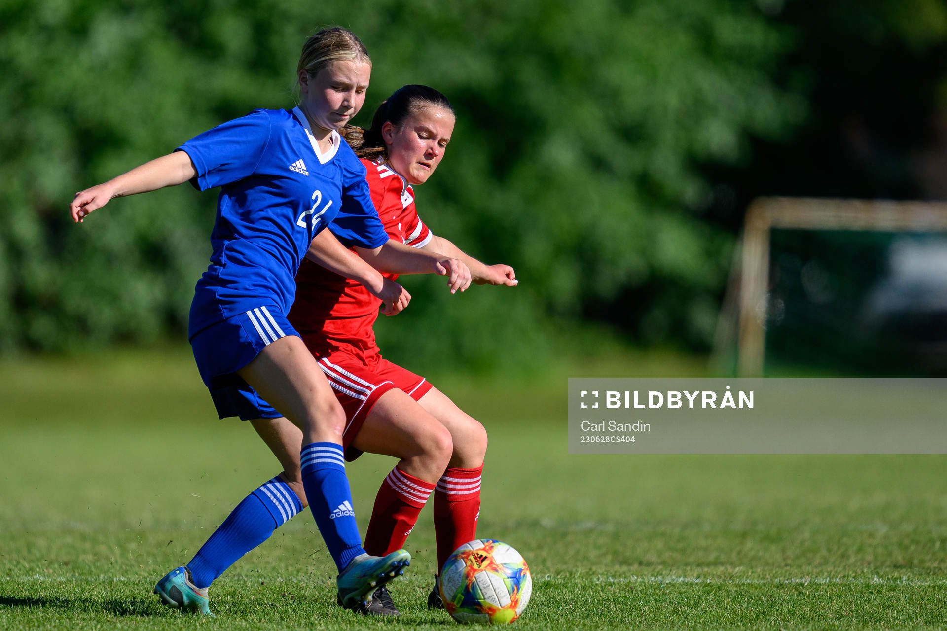 Tuva Sewerlid och Selma Boström