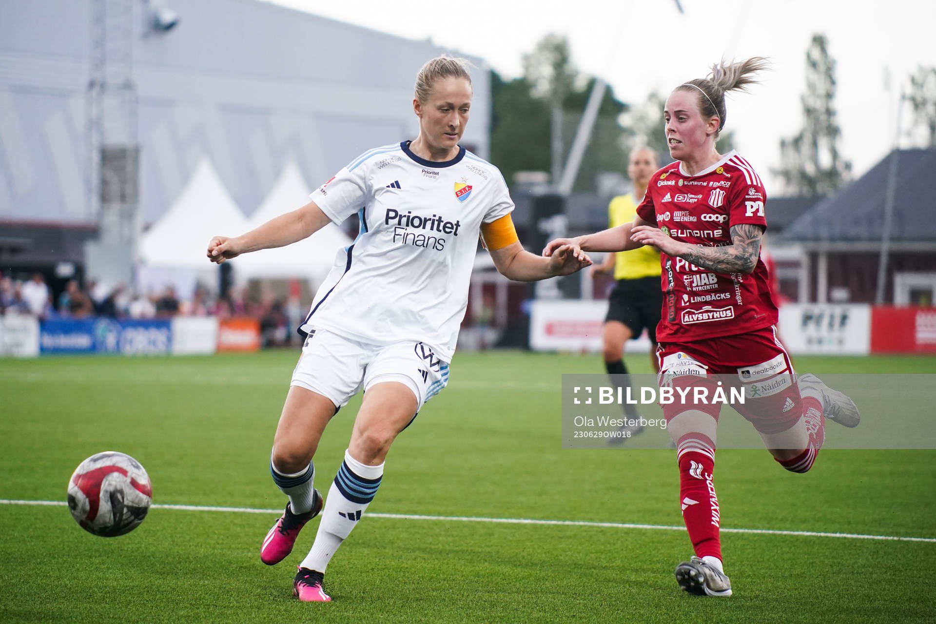 Djurgårdens Sanna Kullberg och Piteås Cecilia Edlund