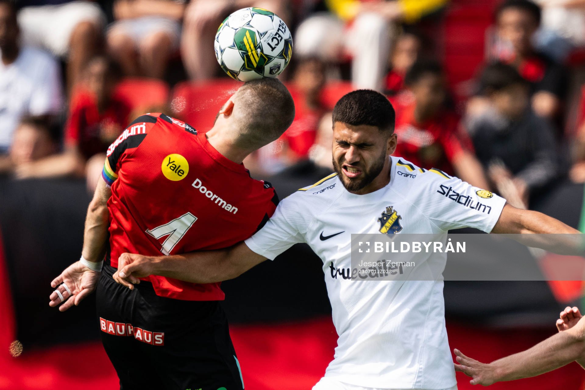 Brommapojkarnas Amadeus Sögaard och AIKs Omar Faraj
