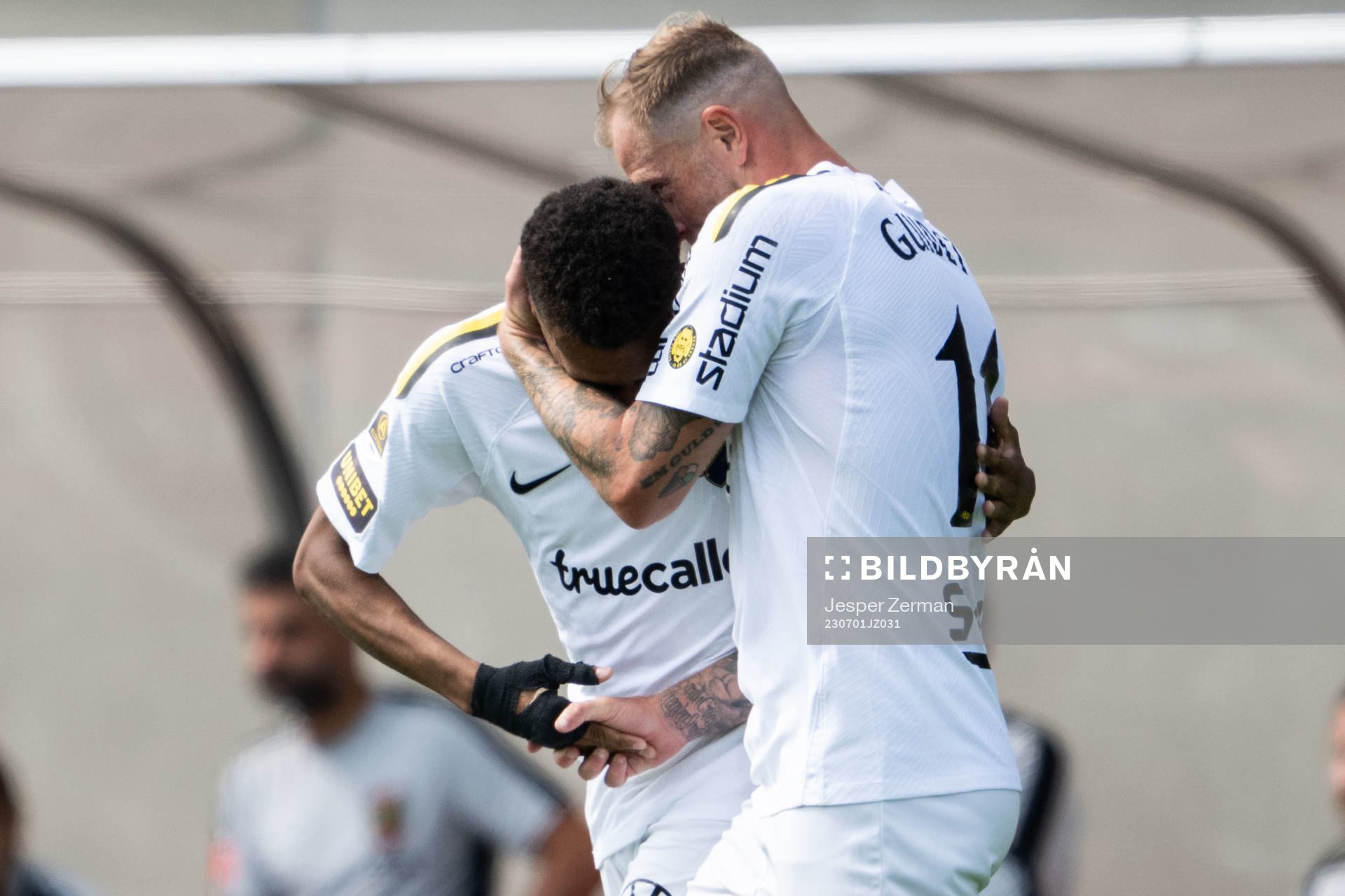 AIKs Rui Modesto och John Guidetti jublar