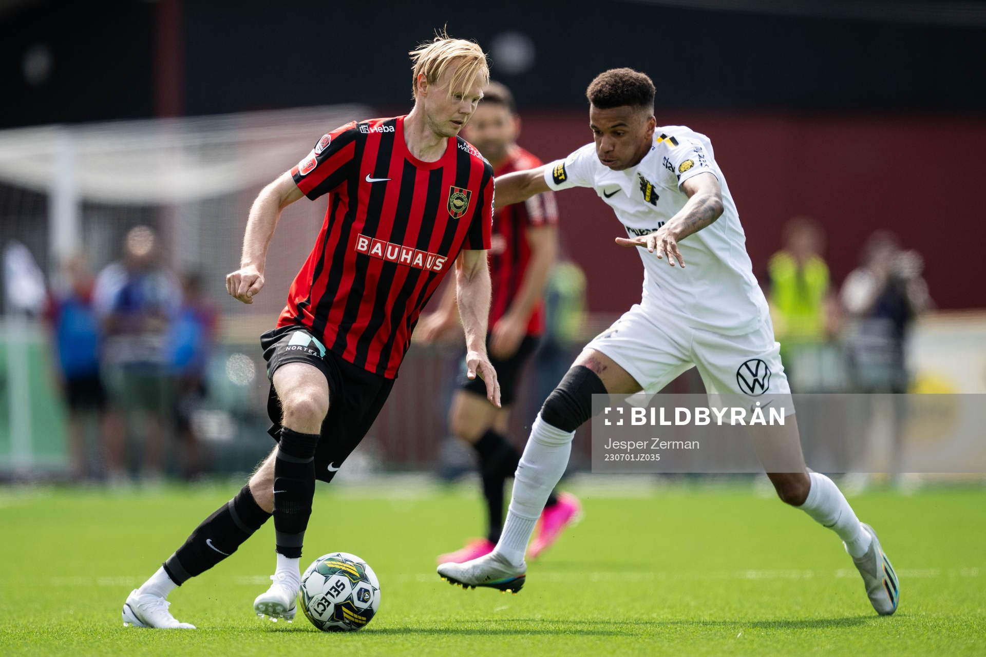 Brommapojkarnas Tim Waker och AIKs Rui Modesto