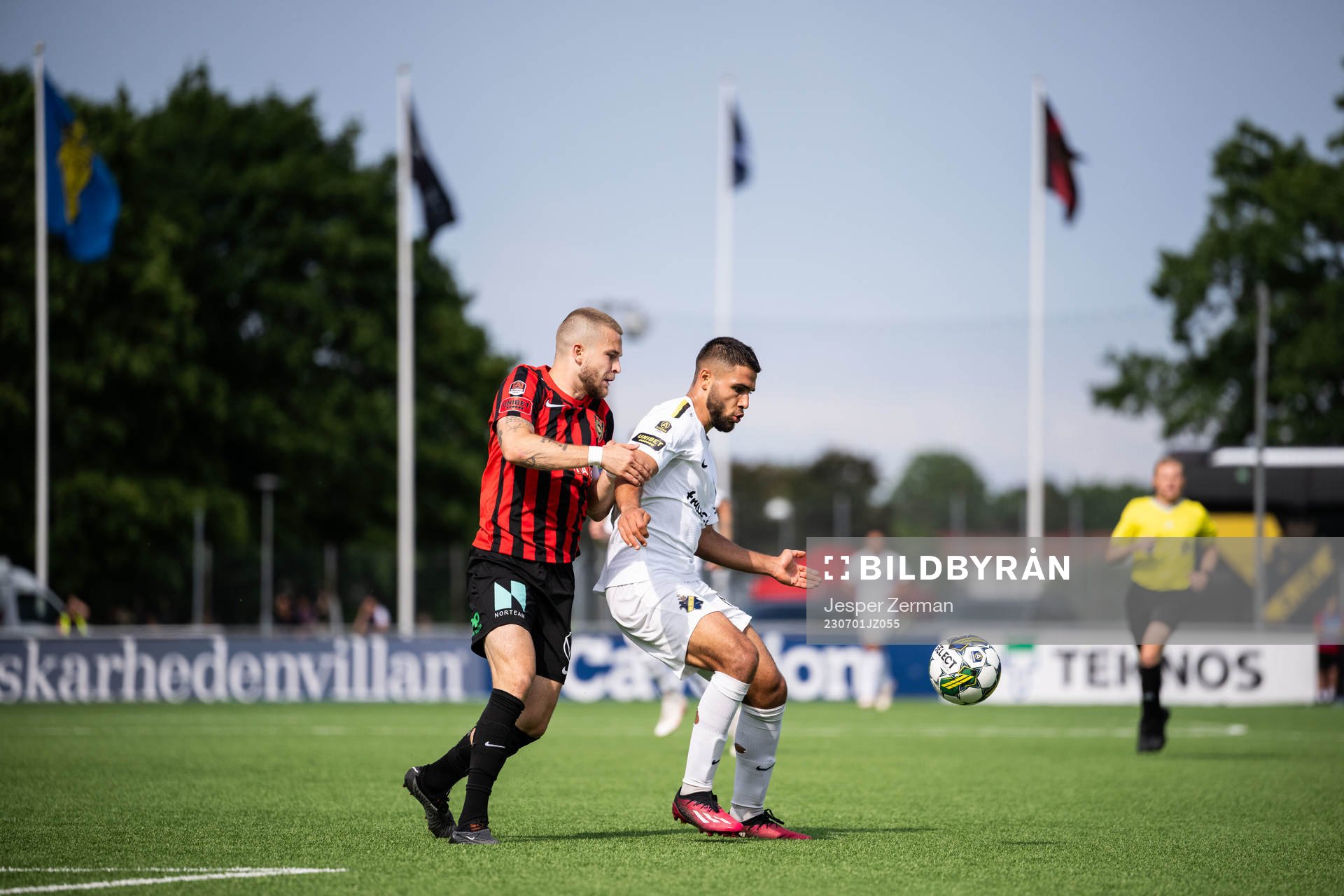 Brommapojkarnas Amadeus Sögaard och AIKs Omar Faraj