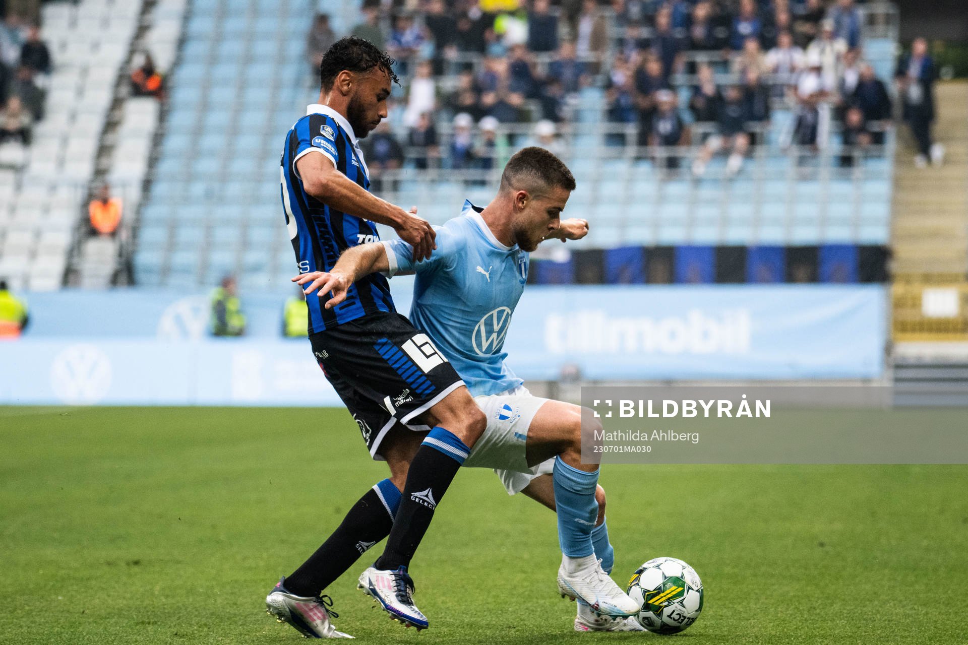 Sirius Joakim Persson och Malmö FFs Gabriel Busanello
