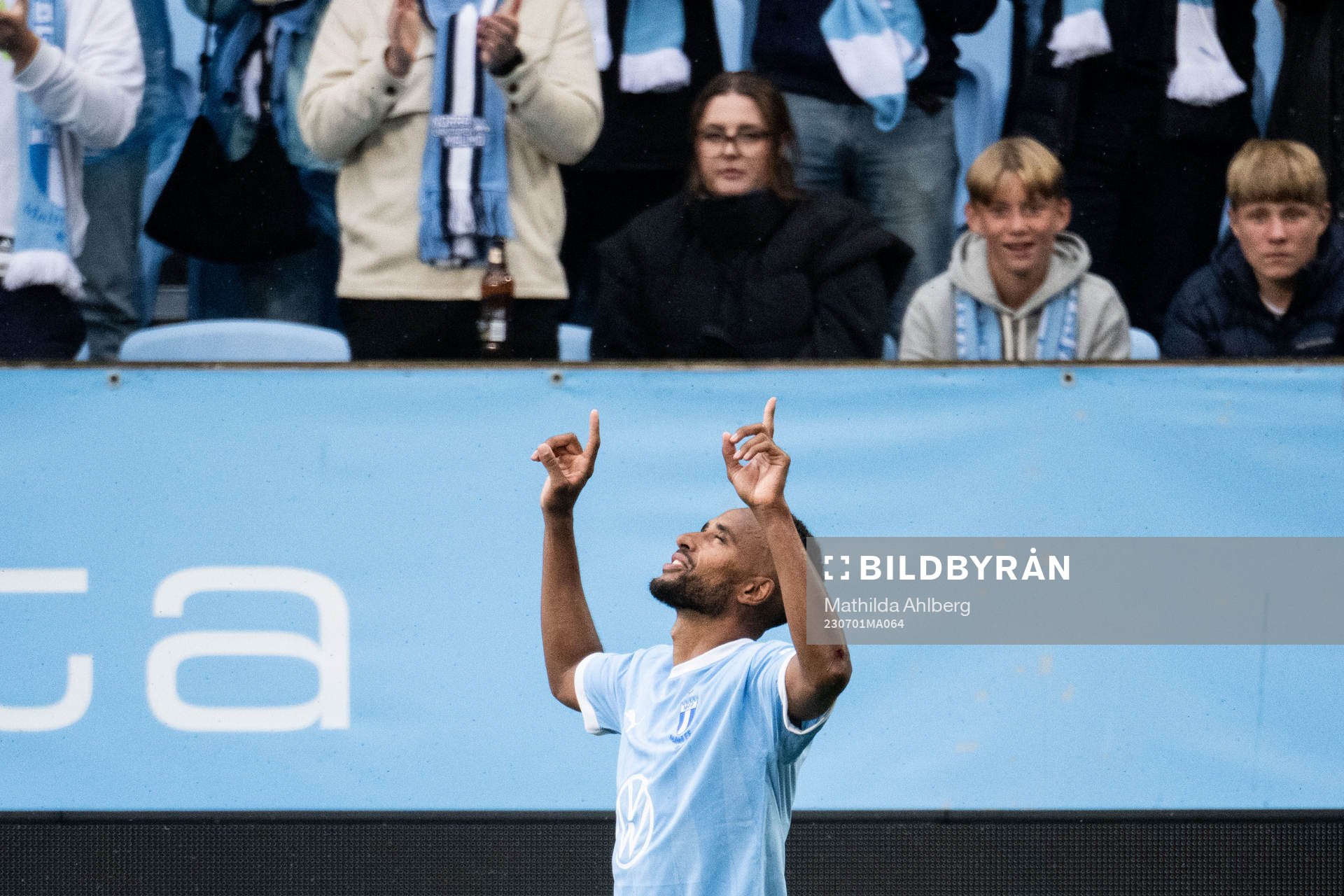 Malmö FFs Isaac Kiese Thelin jublar efter 2-0 under fotbollsmatchen i Allsvenskan mellan Malmö FF och Sirius den 1 juli 2023 i Malmö. 
