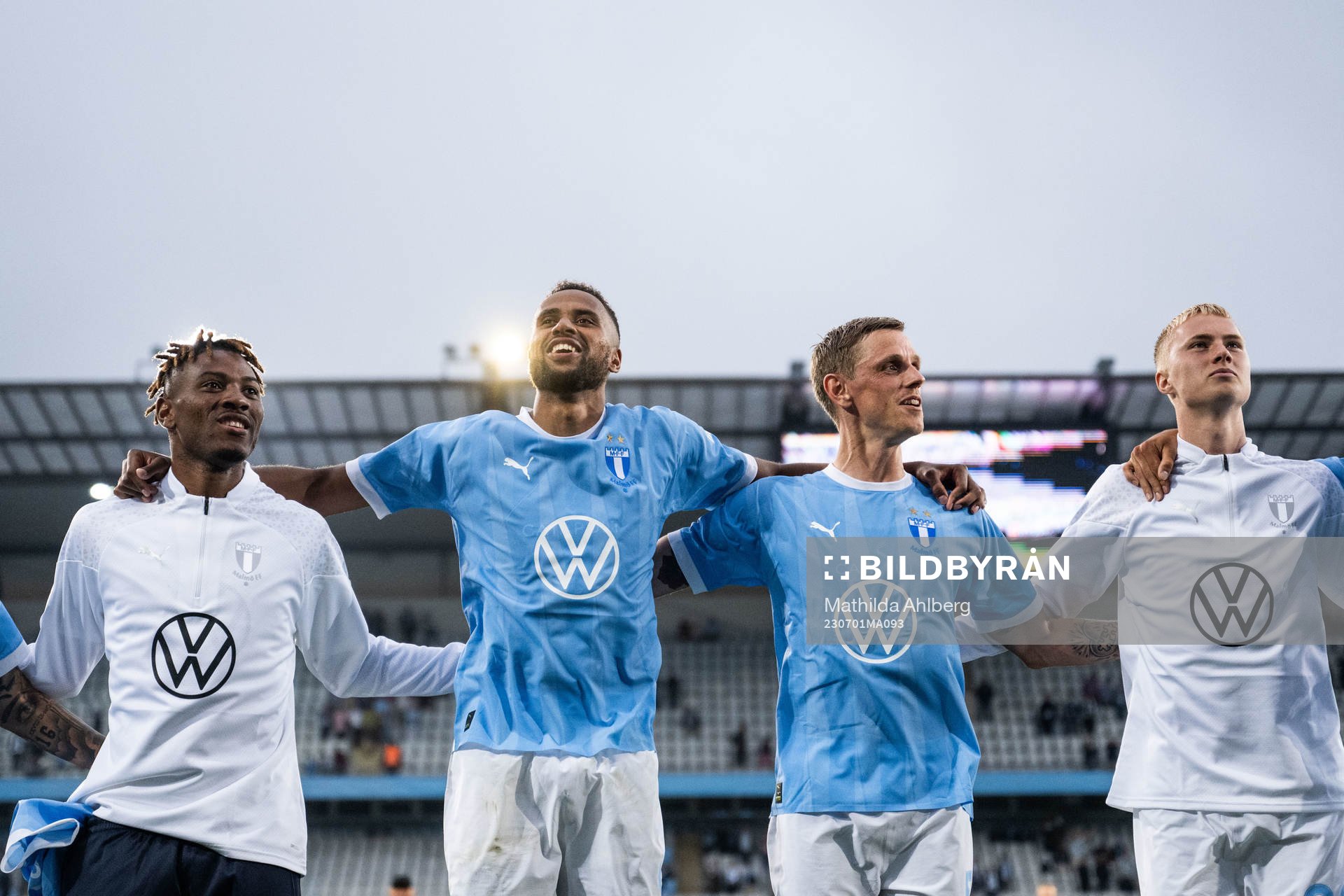 Malmö FFs Isaac Kiese Thelin jublar med lagkamrater