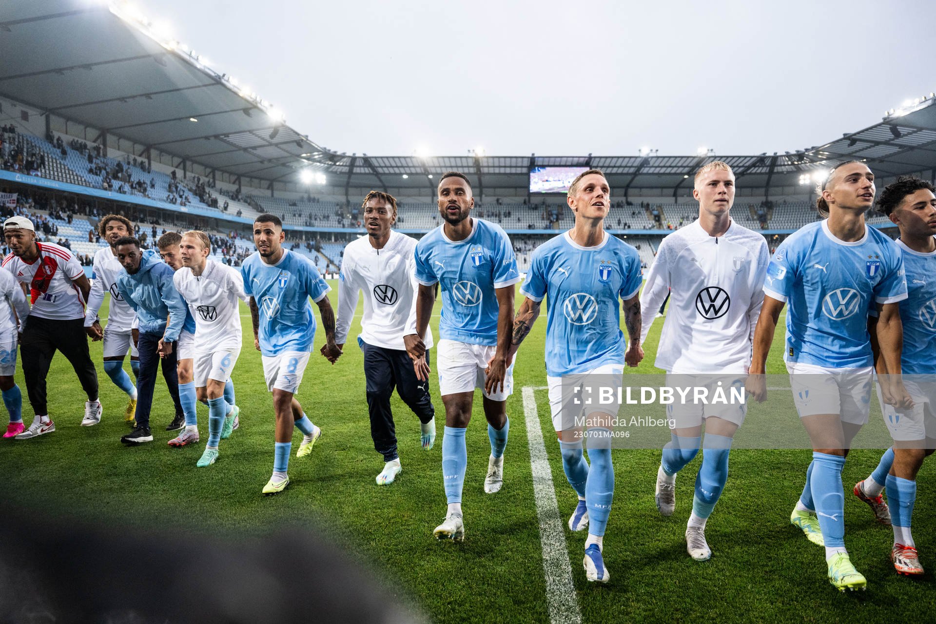 Malmö FFs spelare jublar efter fotbollsmatchen i Allsvenskan mellan Malmö FF och Sirius den 1 juli 2023 i Malmö. 