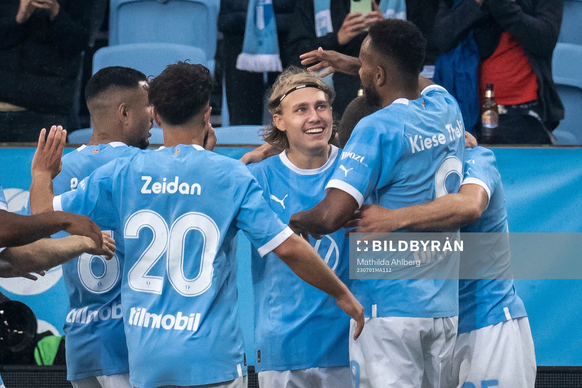Malmö FFs Sebastian Nanasi jublar med lagkamrater