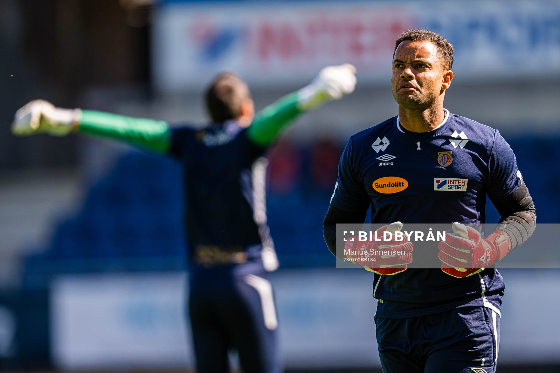 Sten Michael Grytebust of Aalesund warms up