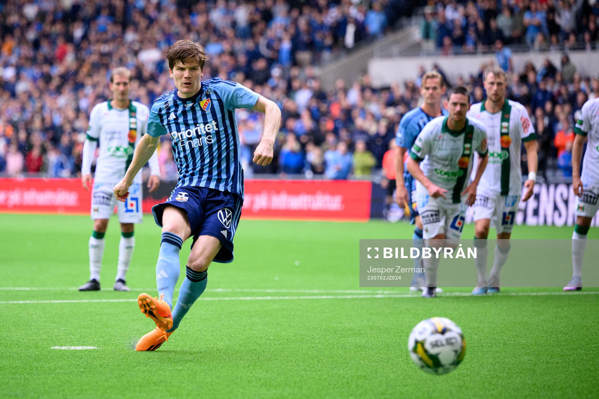 Djurgårdens Oliver Berg gör 2-0 på straff