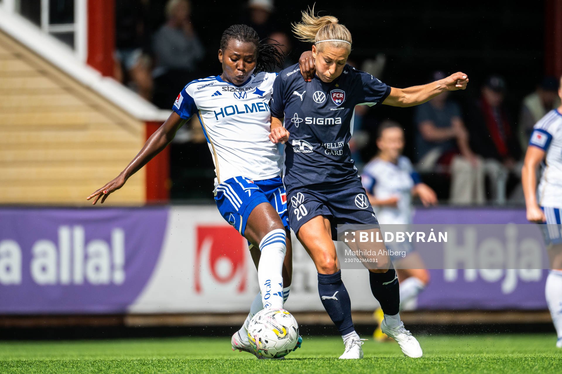 IFK Norrköpings Azumah Bugre och FC Rosengårds Mia Persson