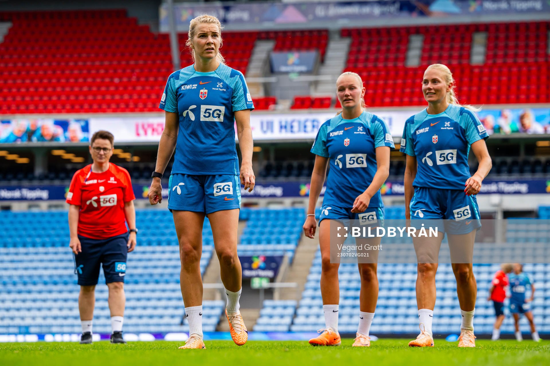 Ada Hegerberg, Frida Maanum and Guro Bergsvand of the