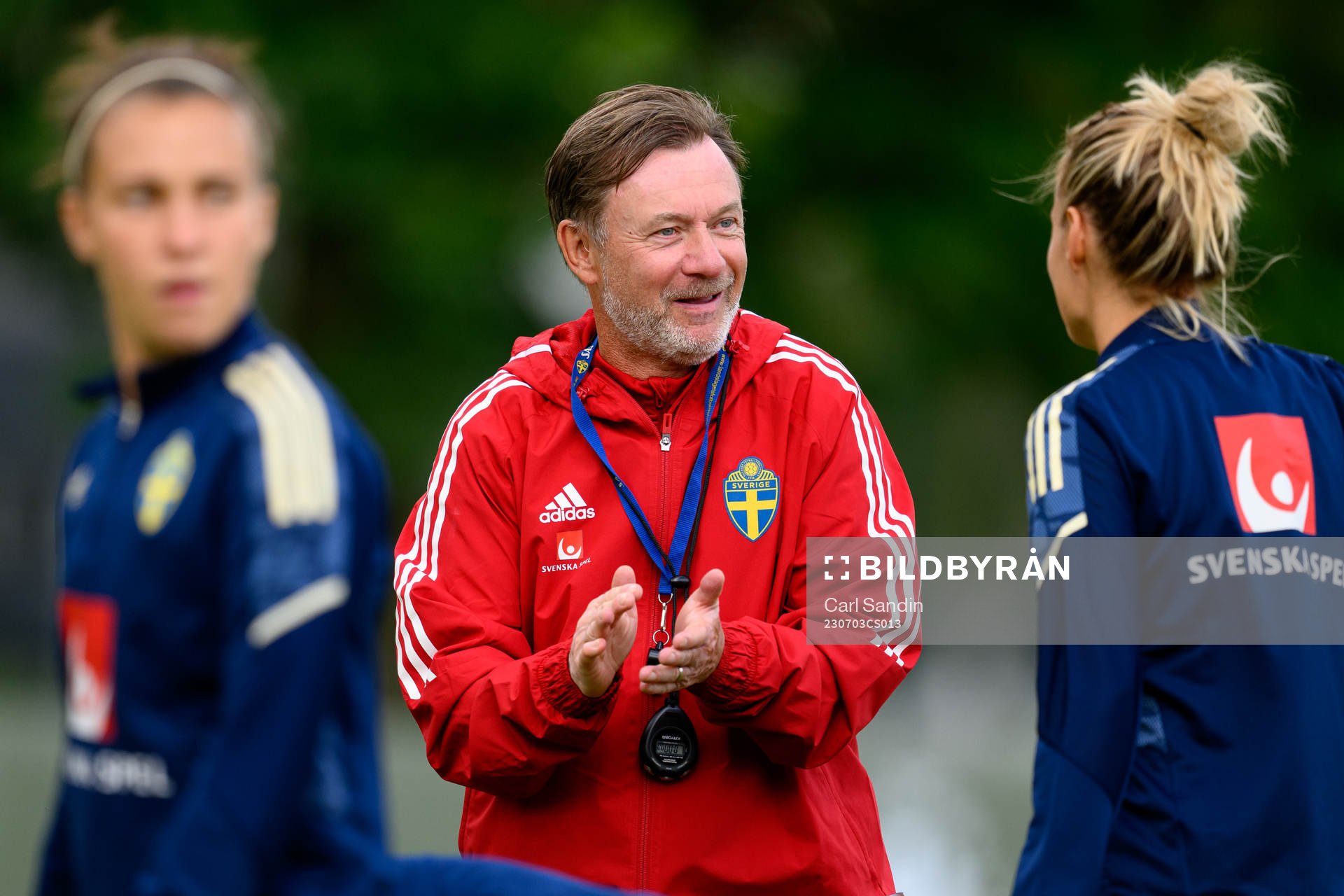 Head coach Peter Gerhardsson at a training session with the