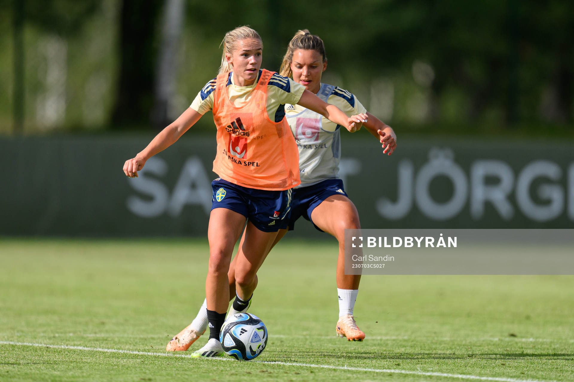 Hanna Lundkvist and Johanna Rytting Kaneryd at a training