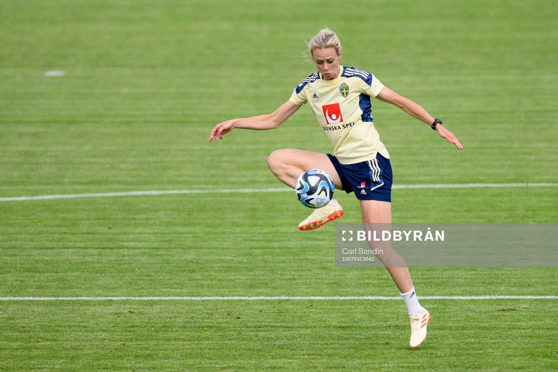 Amanda Ilestedt at a training session with the Swedish