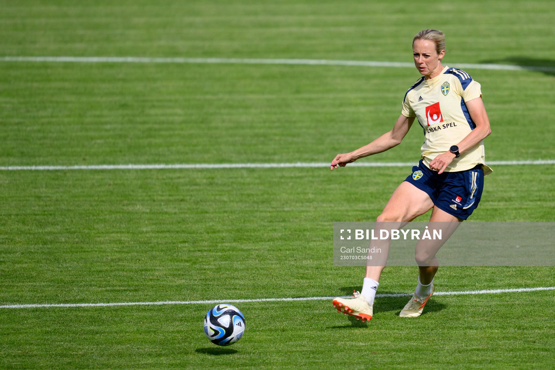 Amanda Ilestedt at a training session with the Swedish
