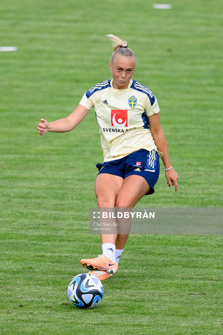 Hanna Bennison at a training session with the Swedish