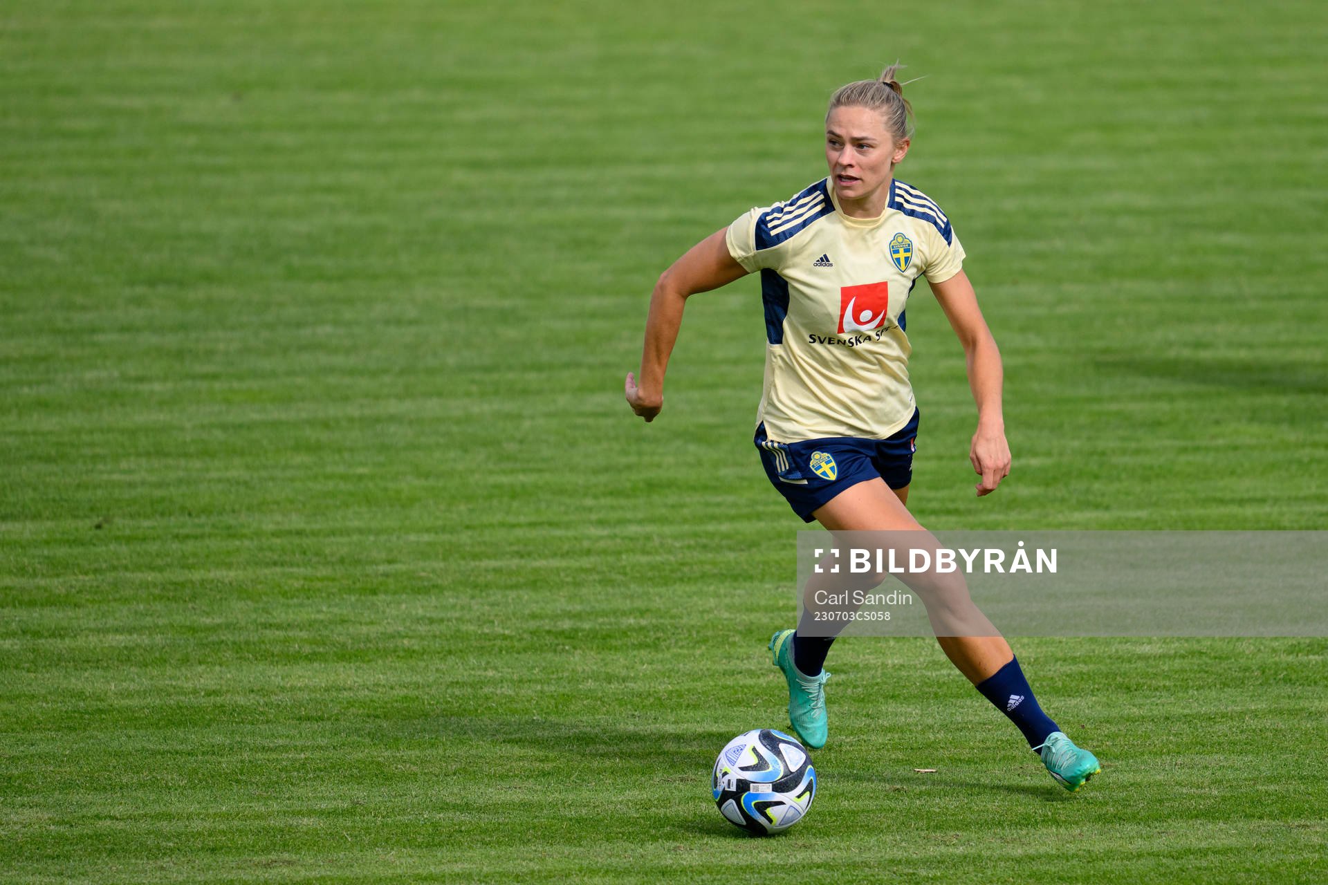 Fridolina Rolfö at a training session with the Swedish