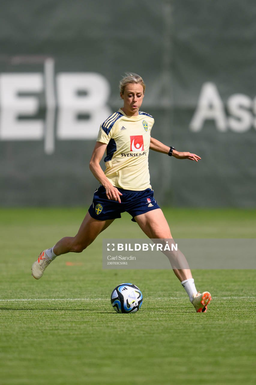 Amanda Ilestedt at a training session with the Swedish