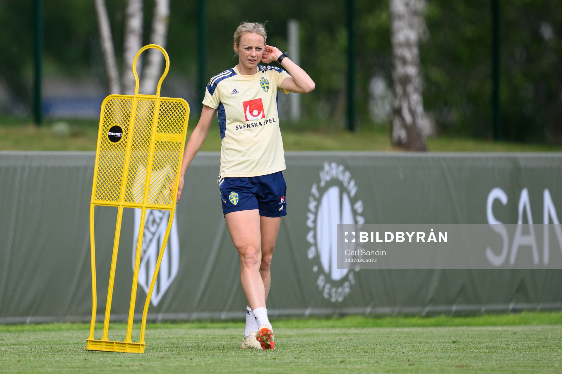 Amanda Ilestedt at a training session with the Swedish