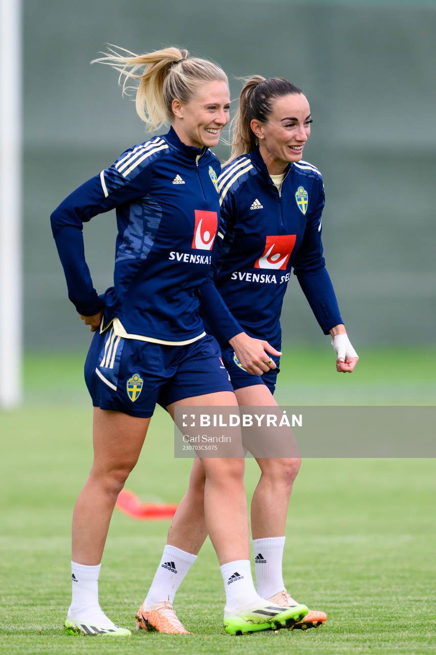 Rebecka Blomqvist and Kosovare Asllani at a training