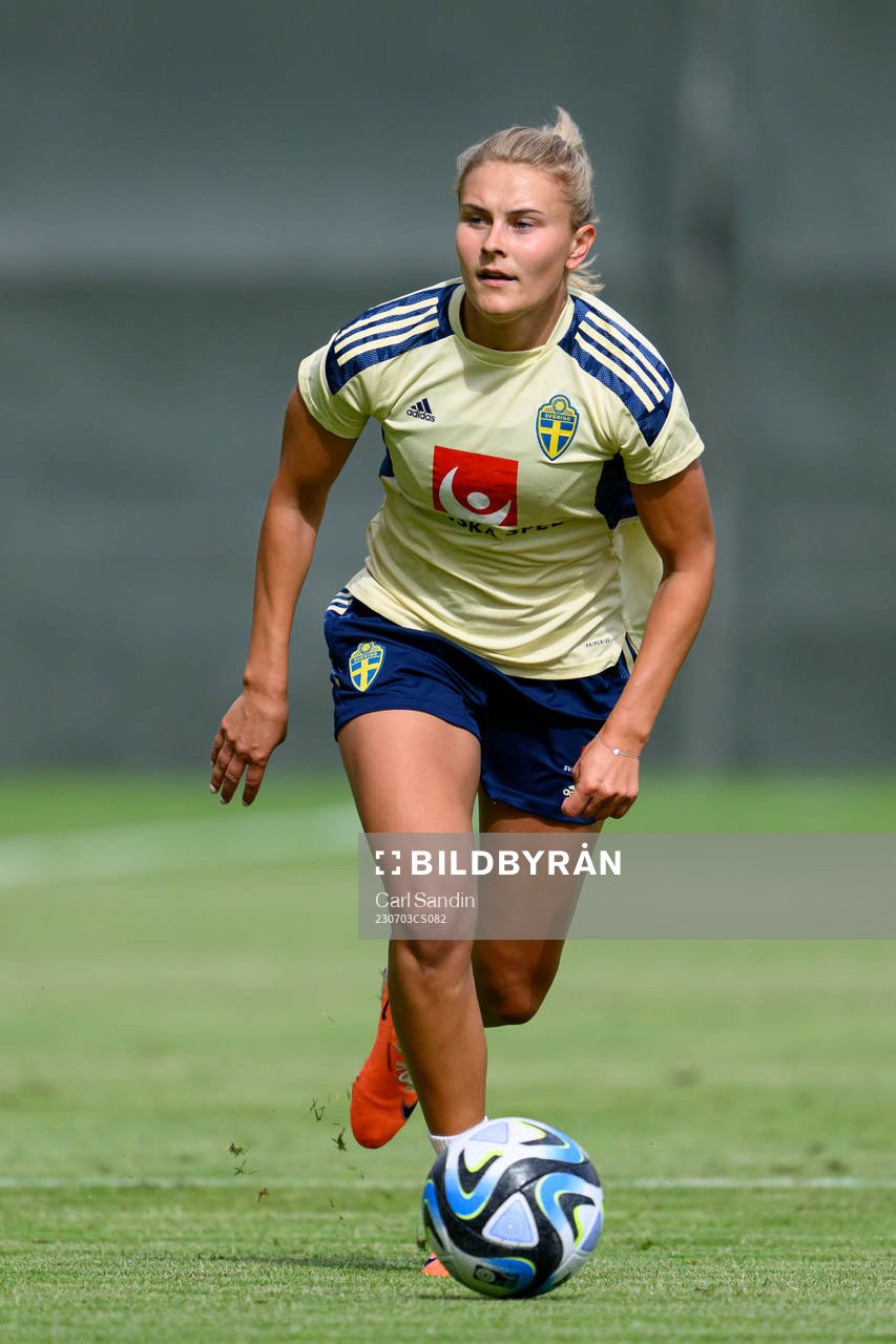 Amanda Nildén at a training session with the Swedish