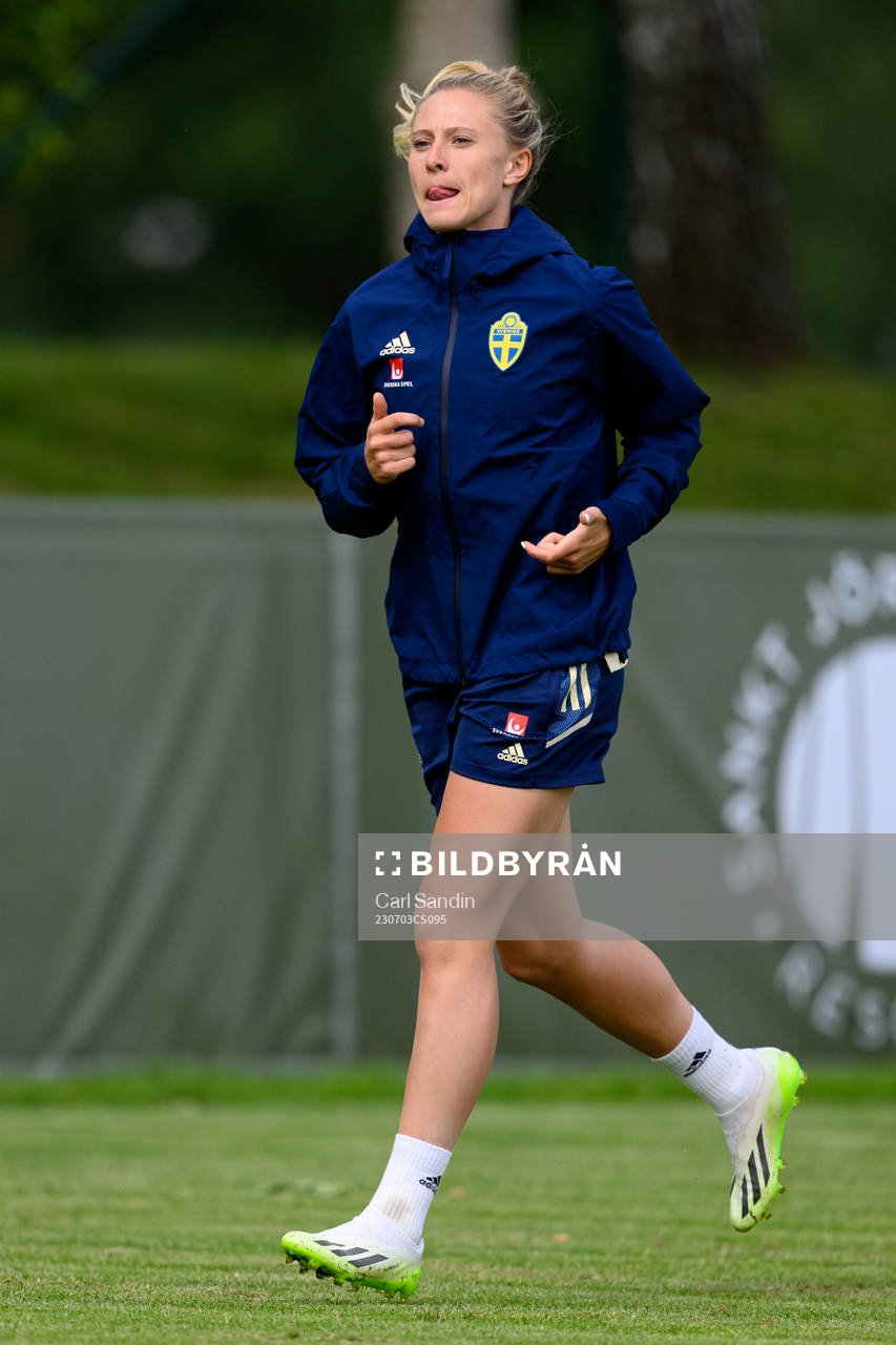 Rebecka Blomqvist at a training session with the Swedish
