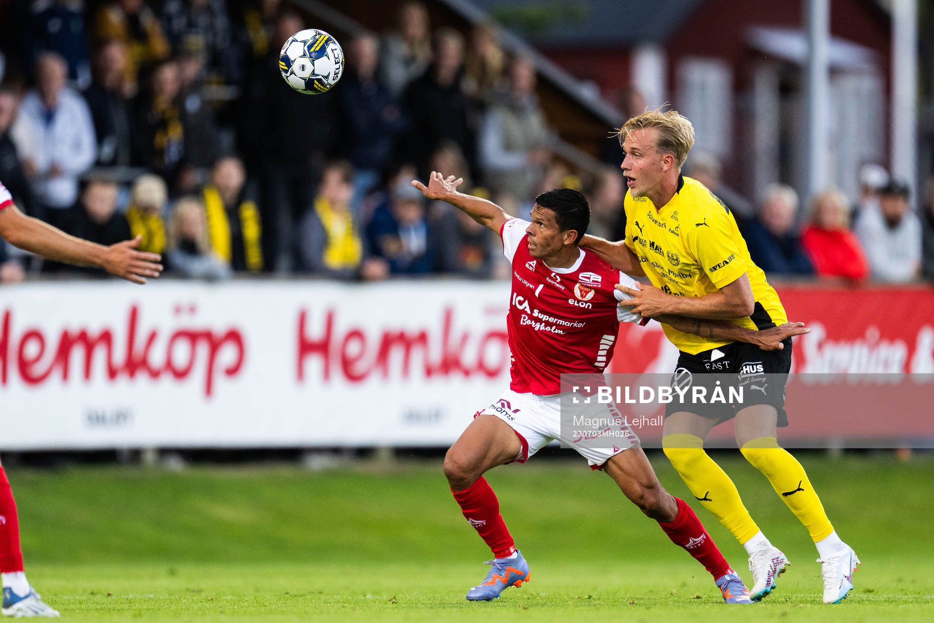 Kalmars Romario Pereira Sipiao och Mjällbys Herman
