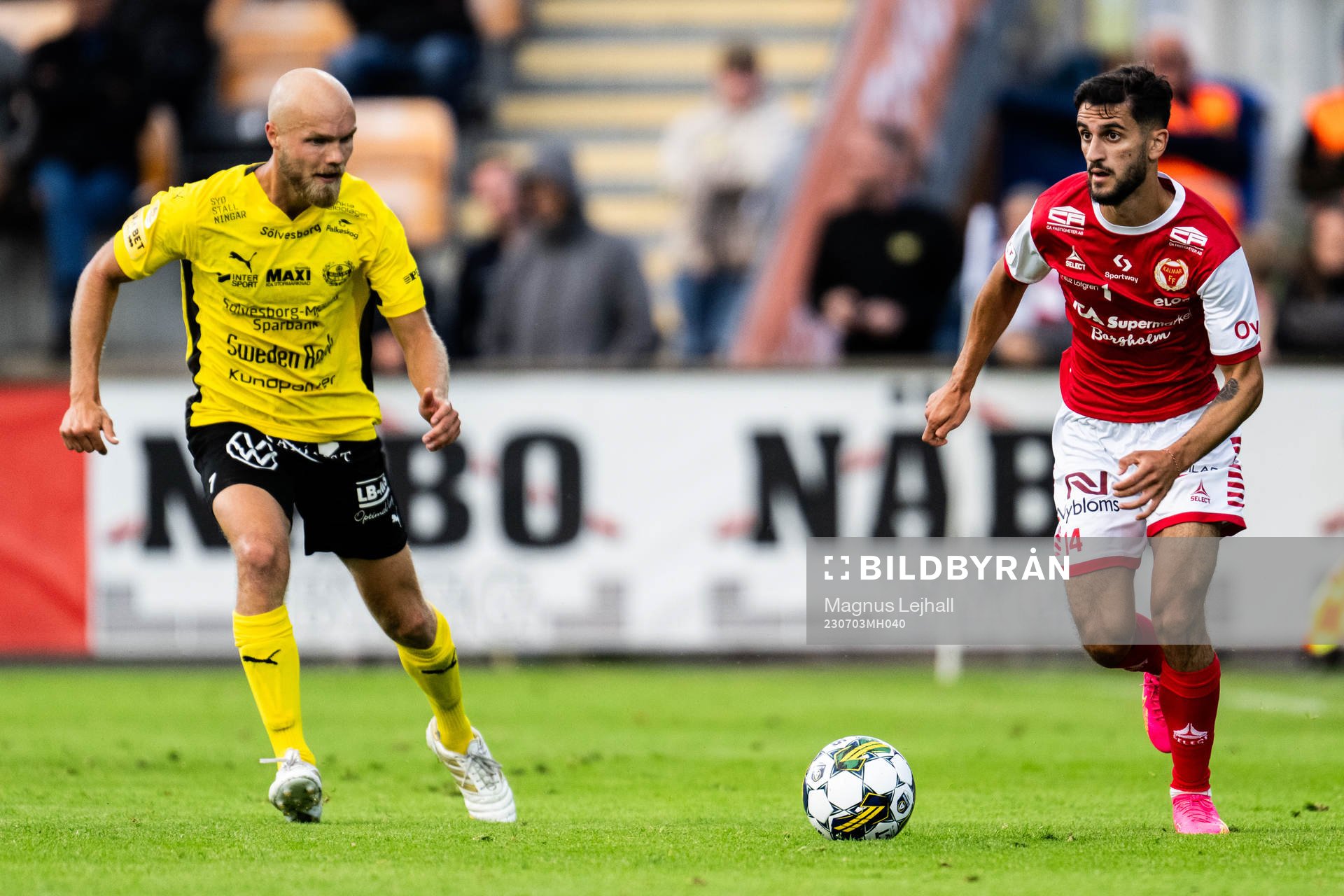 Mjällbys Viktor Gustafson och Kalmars Noah Shamoun