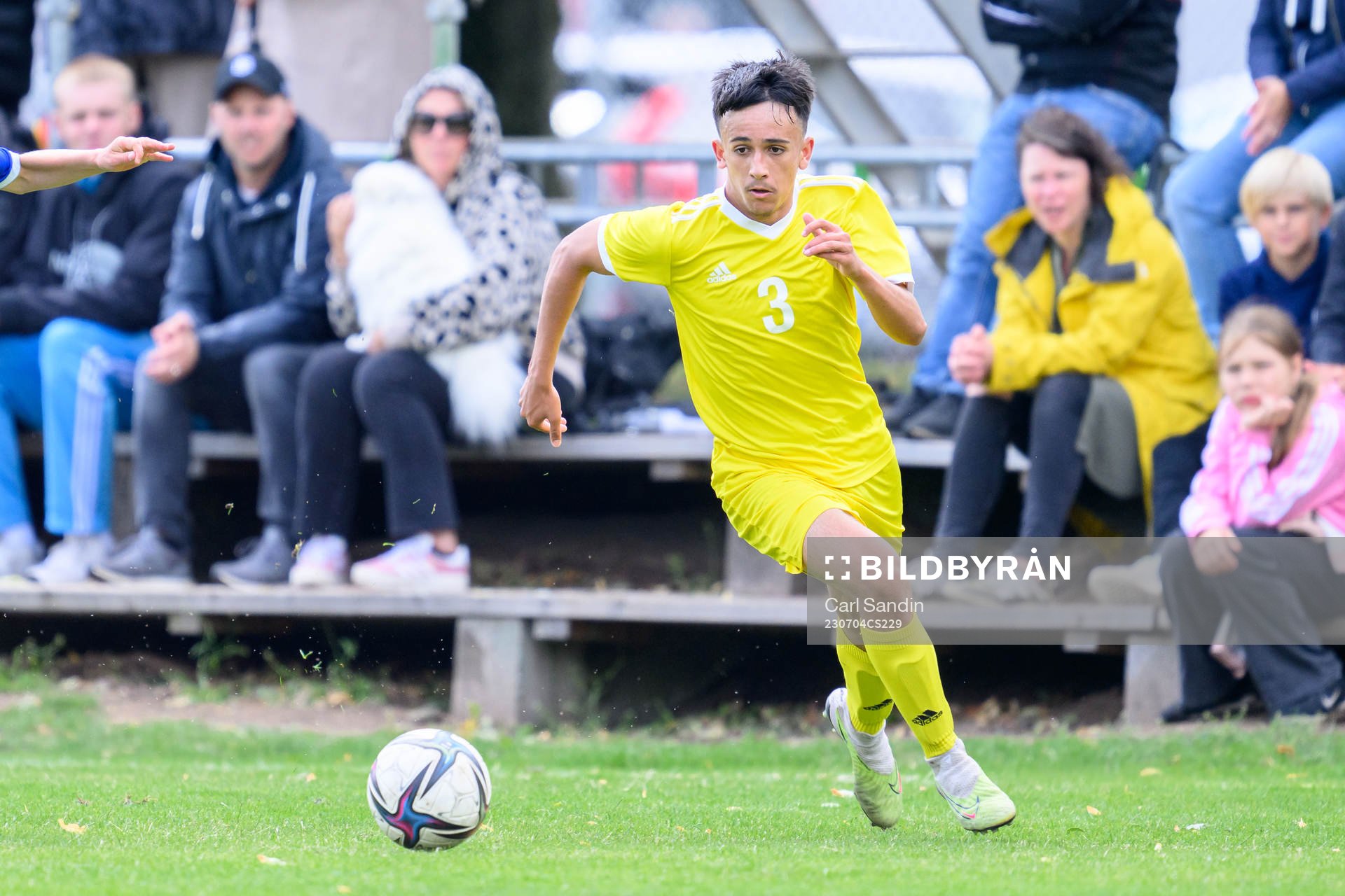 Matheo Elviersson Sica under en fotbollsmatch på SvFF:s riksläger för P15 den 4 juli 2023 i Halmstad. 