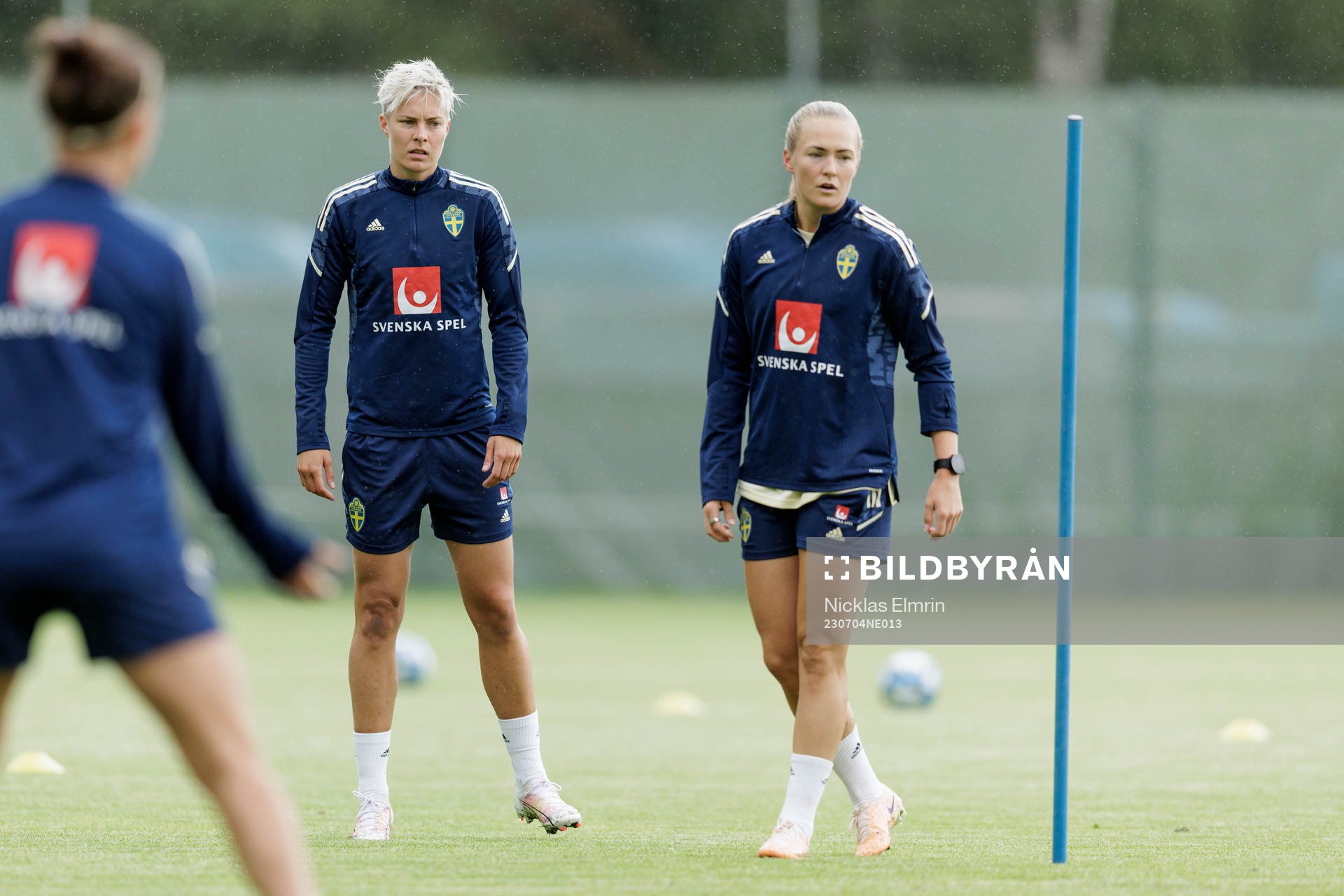 Lina Hurtig and Magdalena Eriksson at a training session