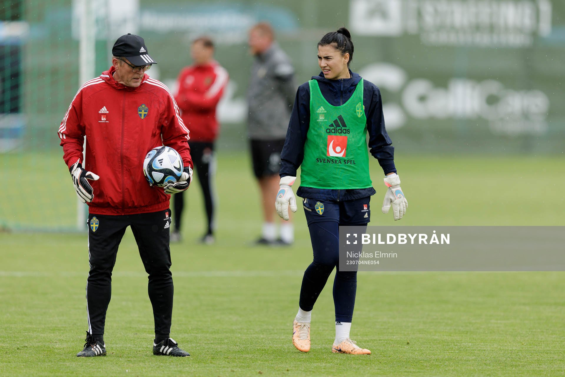 Goalkeeper coach Leif Troedsson and goalkeeper Zecira