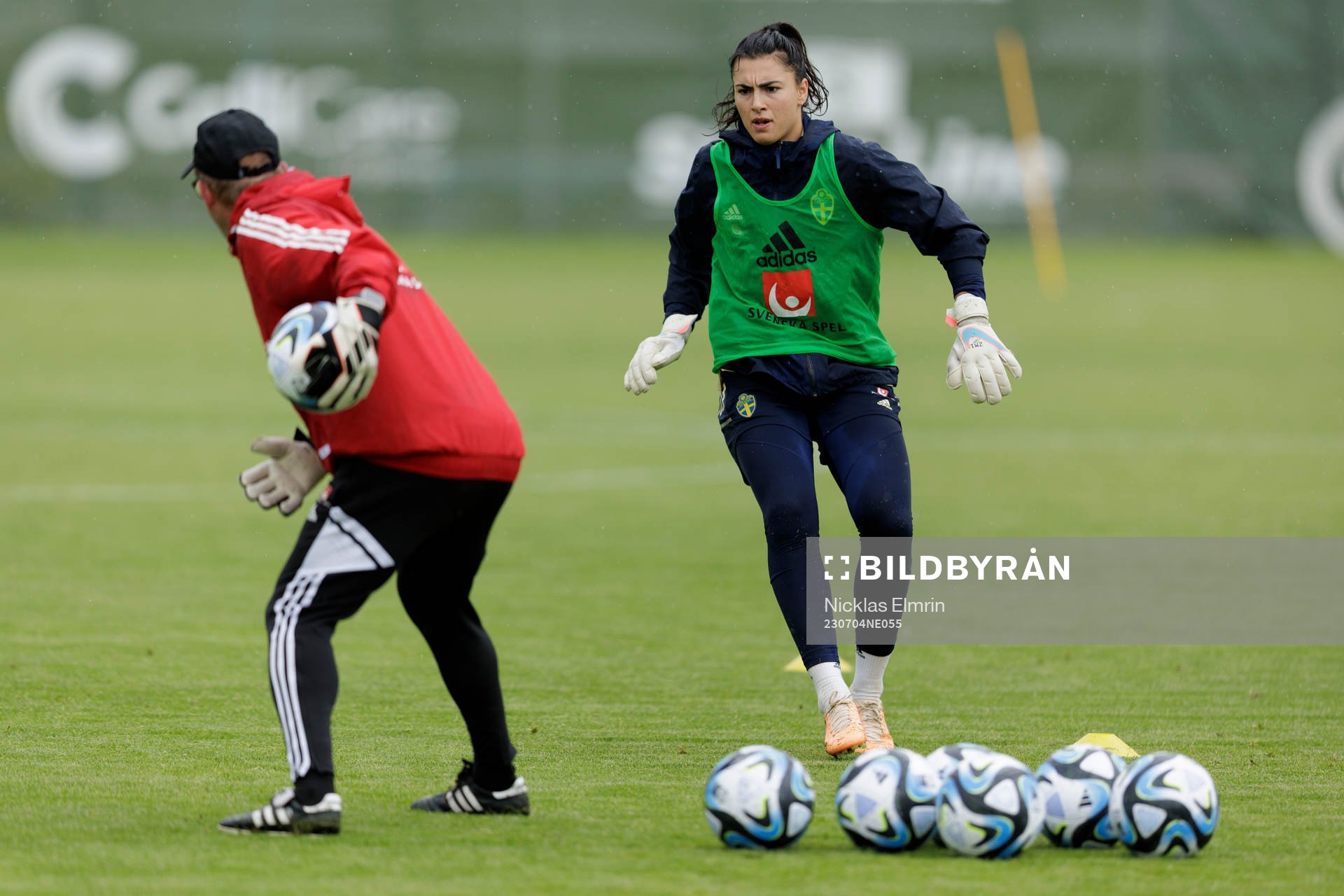 Goalkeeper coach Leif Troedsson and goalkeeper Zecira