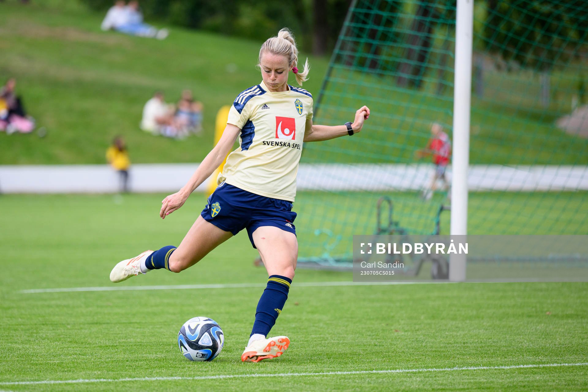 Amanda Ilestedt at a training session with the Swedish