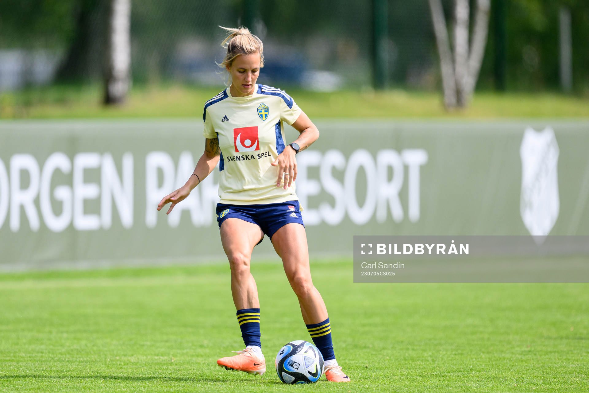 Nathalie Björn at a training session with the Swedish