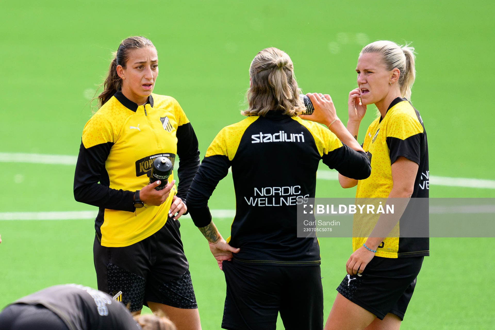Häckens Rosa Kafaji och Josefine Rybrink