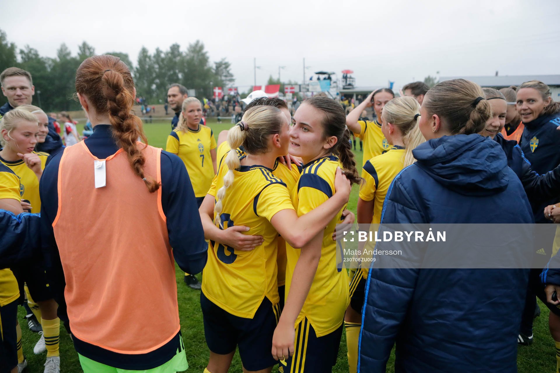 Sveriges Saga Kristell jublar